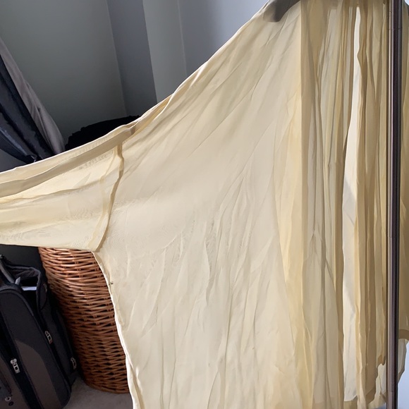 Dolce and Gabbana Yellow Chiffon Flowy Open Kimono - Picture 10 of 11